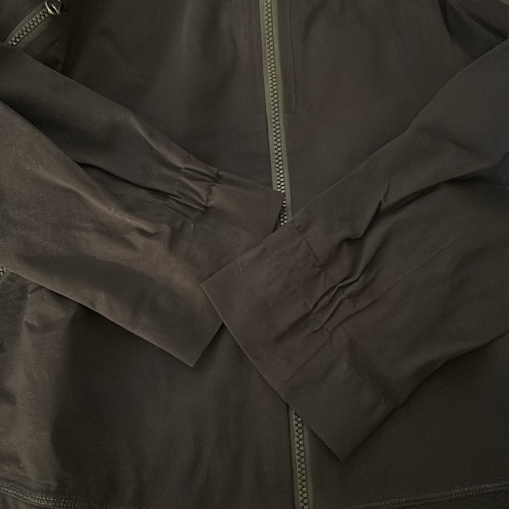 Lululemon jacket - Picture 4 of 5